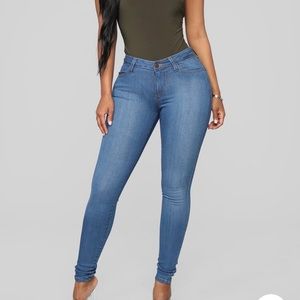 Fashion Nova Midrise Medium Wash Jeans